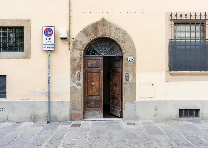 Piazza Santo Spirito Appartamento con 2 Camere Matrimoniali